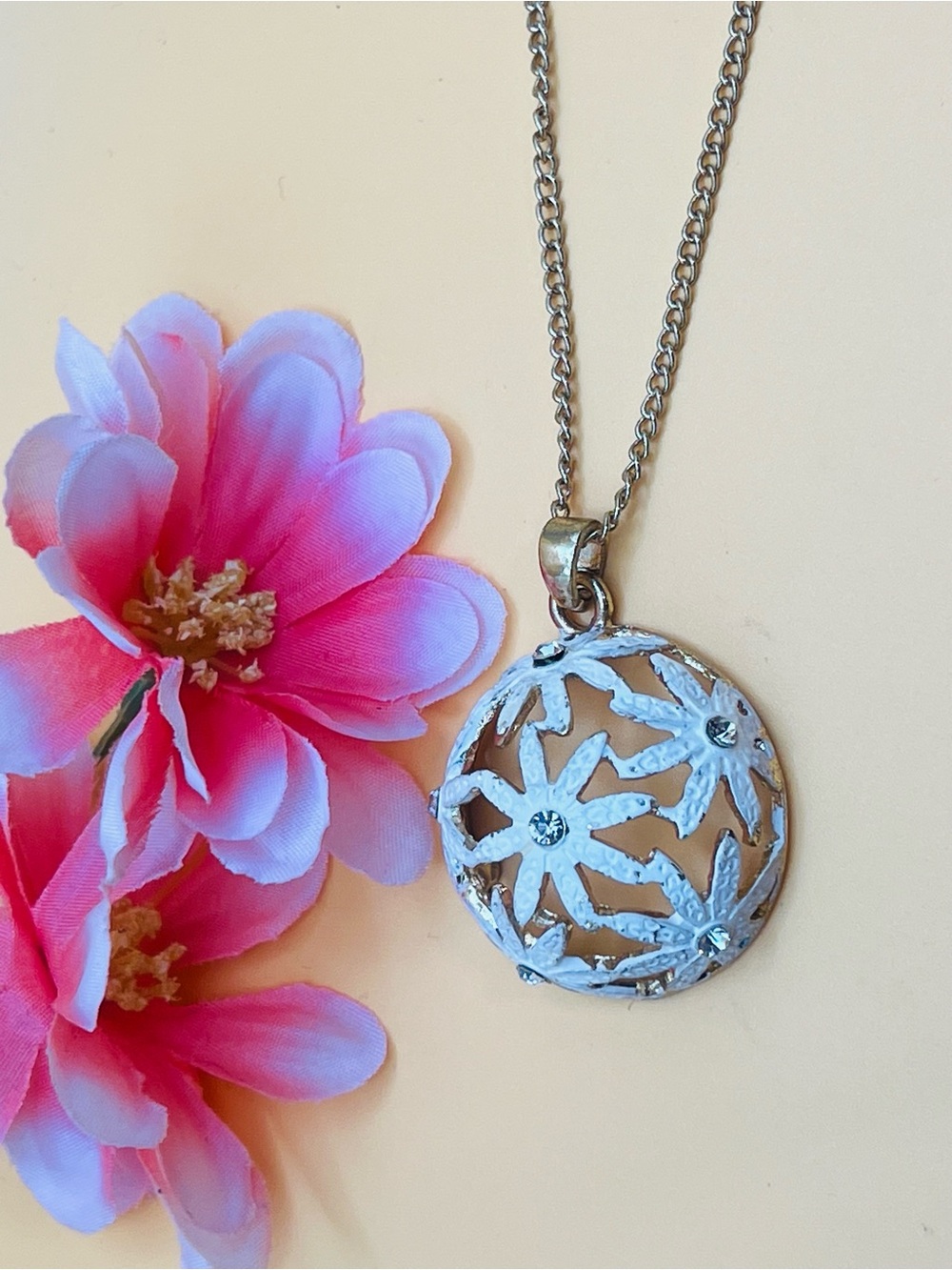 Gold tone Floral Pendant Necklace white enamel Accent